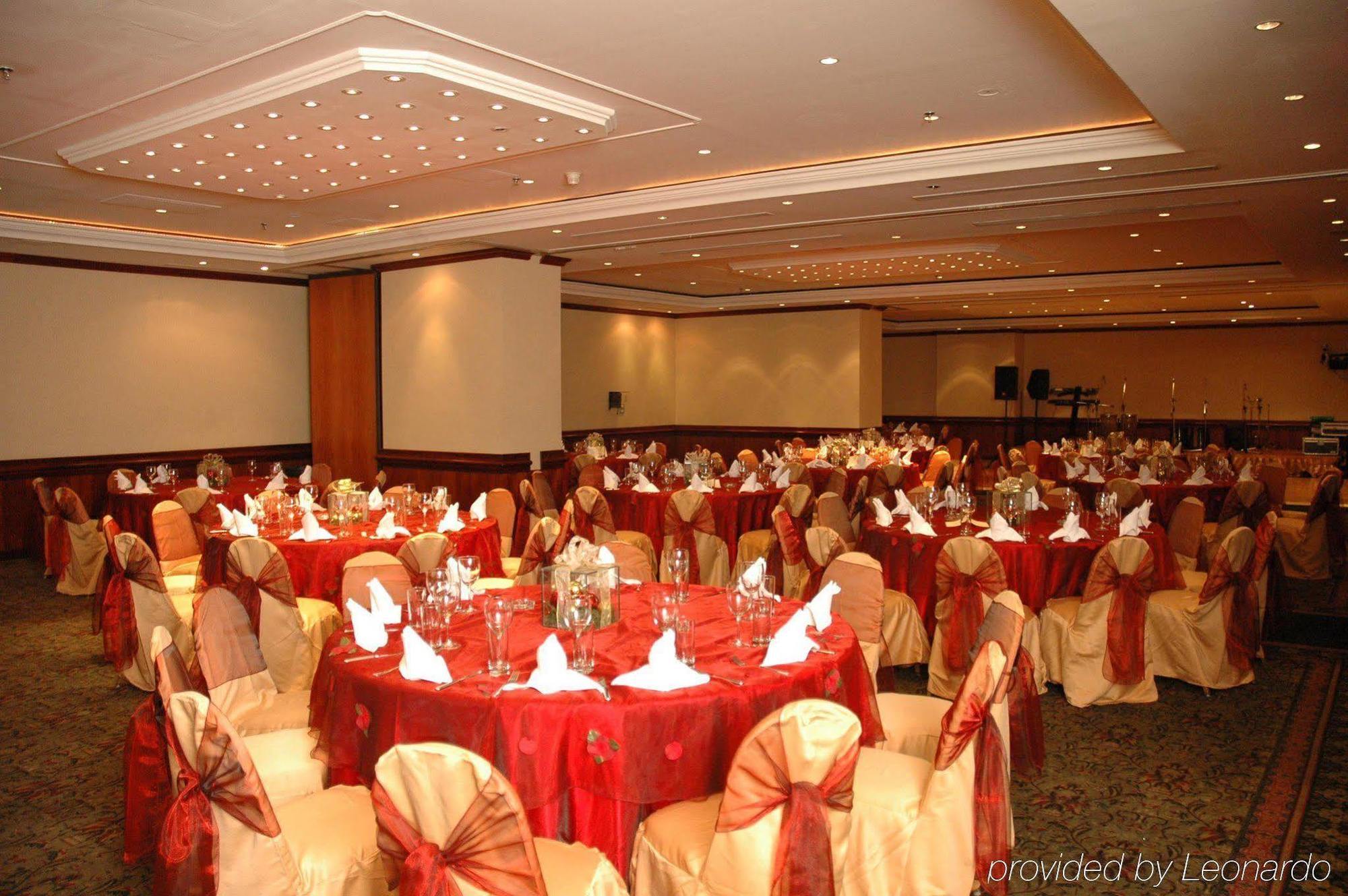 Ambassador Suites Caracas Restaurant photo